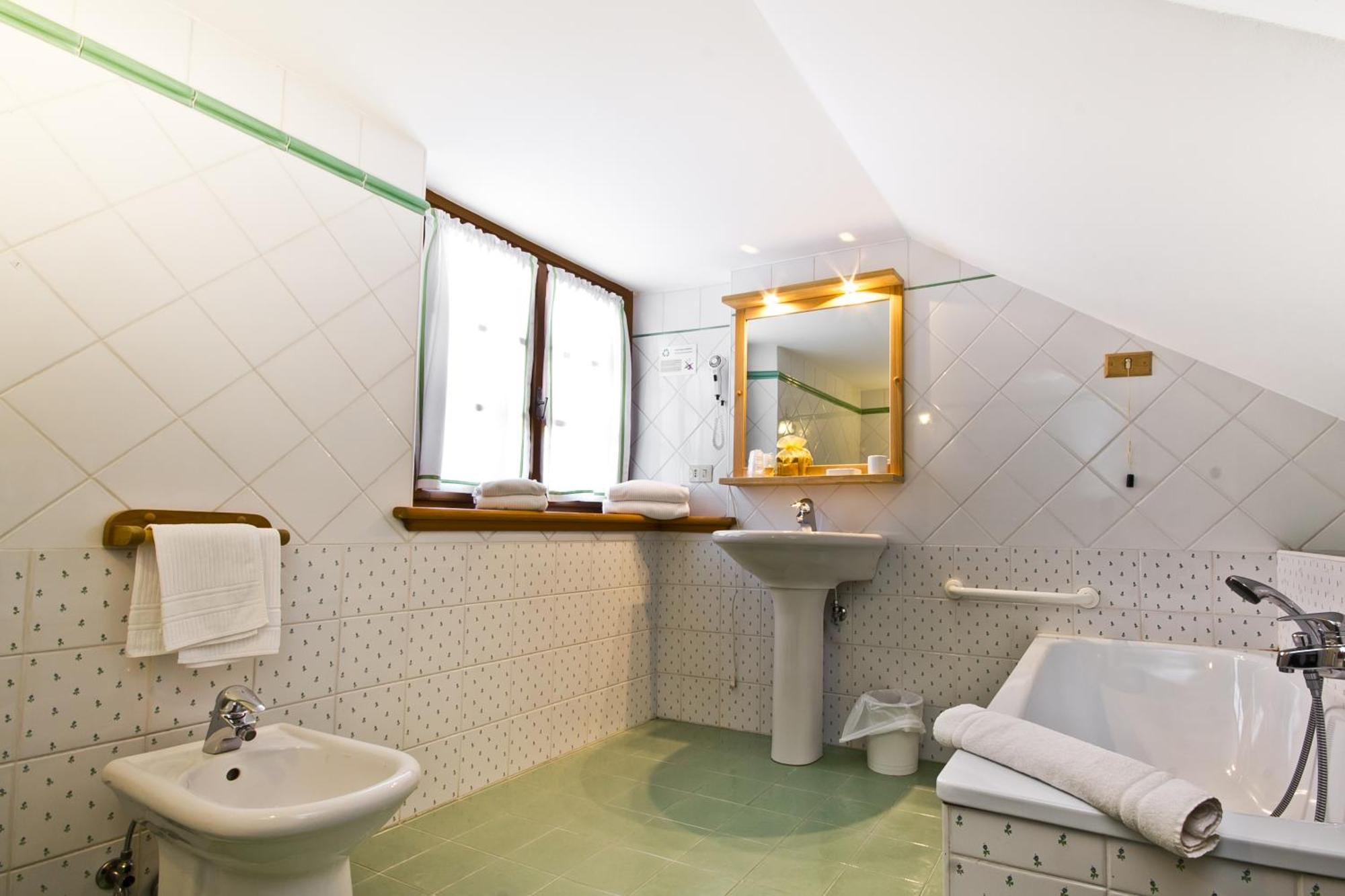 Hotel Edelhof Tarvisio Esterno foto